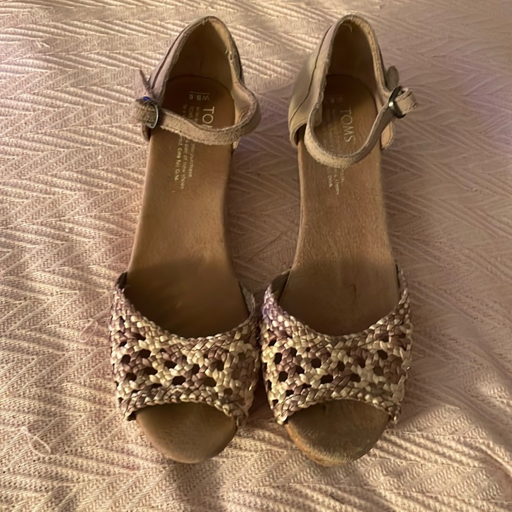 Tom’s platform sandals